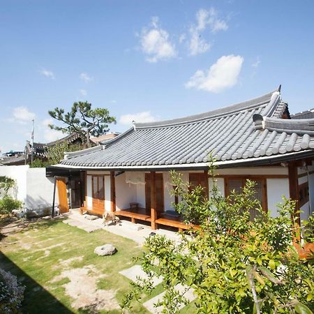 Ohnewwall Guesthouse Чонджу Экстерьер фото