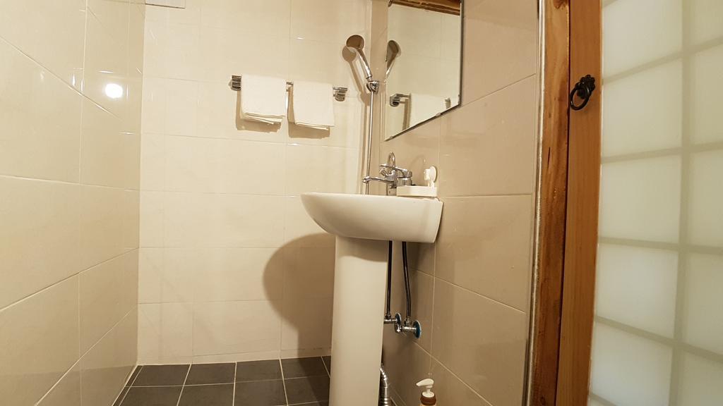 Ohnewwall Guesthouse Чонджу Экстерьер фото